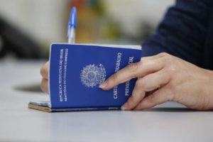 Fortaleza lidera geração de empregos no Norte e Nordeste em abril