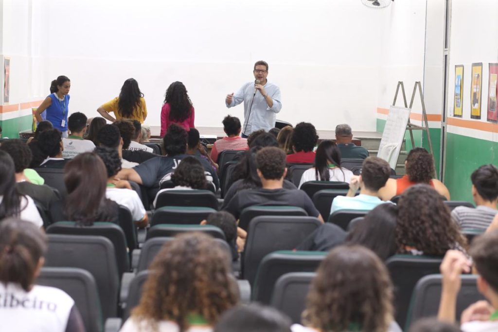 Evasão escolar atinge quase 1 milhão de jovens entre 4 e 17 anos no país