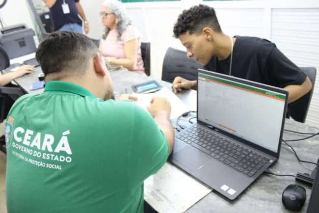 Caminhão do Cidadão leva serviços gratuitos a Fortaleza e interior do Ceará