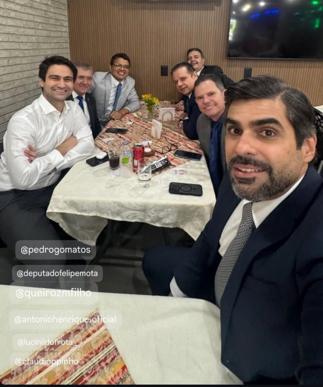 Em café da oposição, o líder do bloco, Sargento Reginauro (União Brasil), defendeu o diálogo para agrupar o máximo de força para o ano que vem - (Foto: Reprodução)