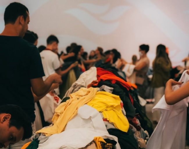 RioMar Fortaleza recebe bazar social que apoia famílias em vulnerabilidade