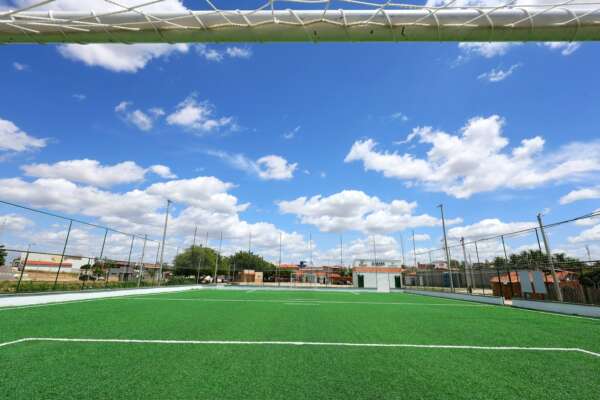 Brinquedopraça, areninha e CEI são inaugurados em Jaguaretama