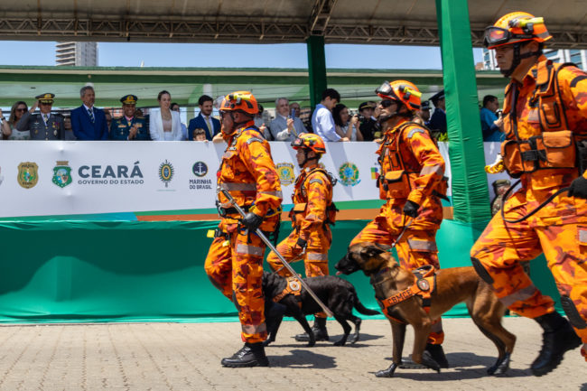Mais de 10 mil pessoas participam das celebrações da Independência em Fortaleza
