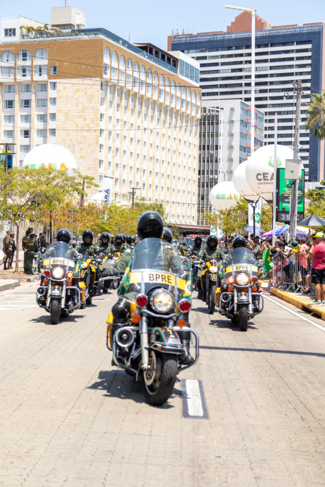 Mais de 10 mil pessoas participam das celebrações da Independência em Fortaleza