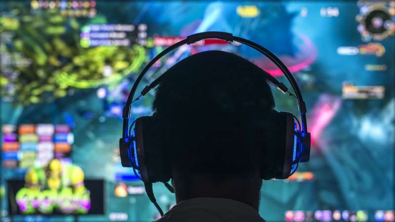 Gamers brasileiros investem até R$ 3 mil por ano em games, diz levantamento