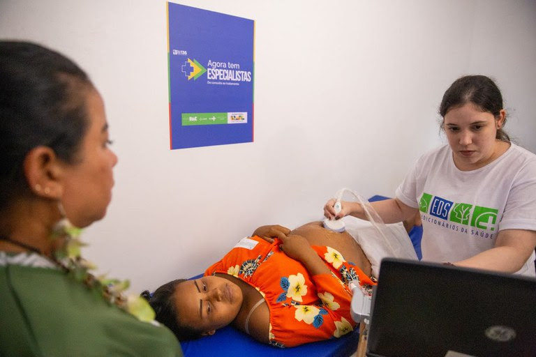 Programa Agora Tem Especialistas destina 64 médicos ao Ceará