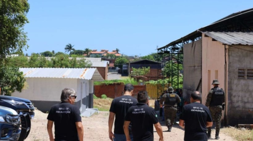 Estabelecimentos são autuados e bebidas são apreendidas em Fortaleza