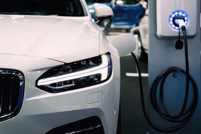 Novas regras definem instalação e uso de carregadores elétricos em Fortaleza