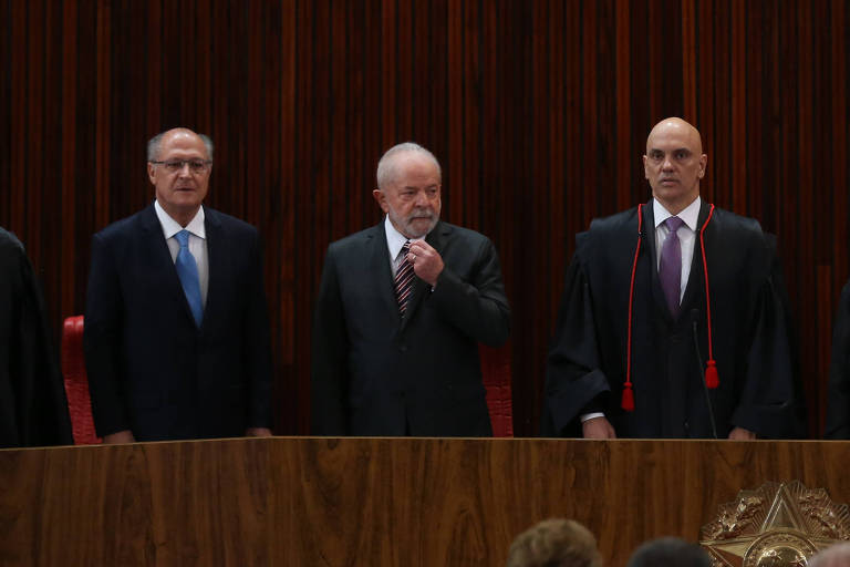 STF inicia julgamento de militares com general cearense entre os réus