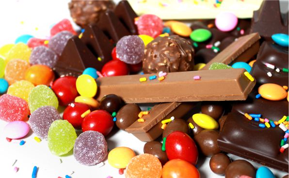 Prefeitura abre licitação de mais de R$ 300 mil para compra de bombons e gera polêmica