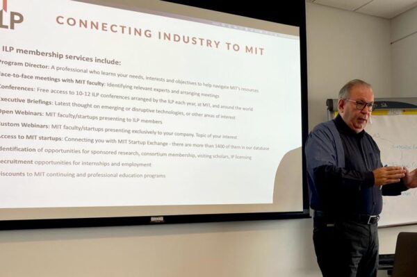 Ricardo Cavalcante apresenta projeto cearense a diretores de projetos do MIT e MITei durante visita aos EUA