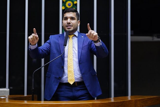 “Não assinei acordo para ser desrespeitado”, desabafa André Fernandes na Câmara