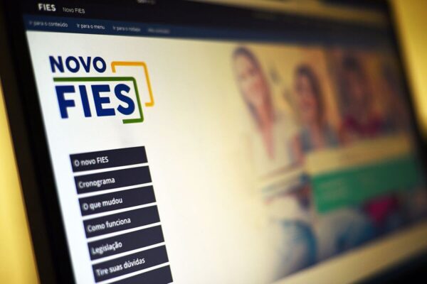 MEC inicia processo seletivo do Fies com 44,8 mil vagas no 2º semestre