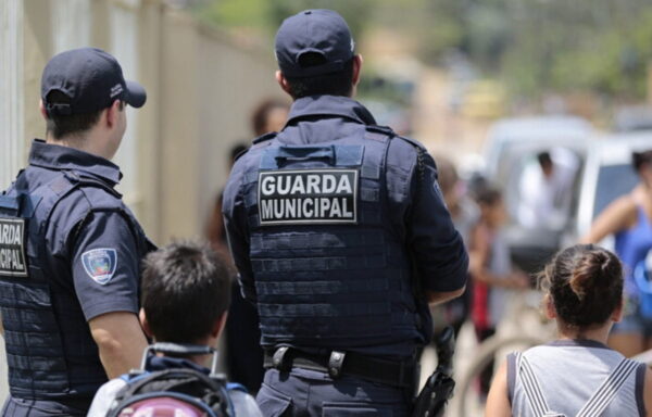 Policiamento fixo pode chegar às escolas municipais