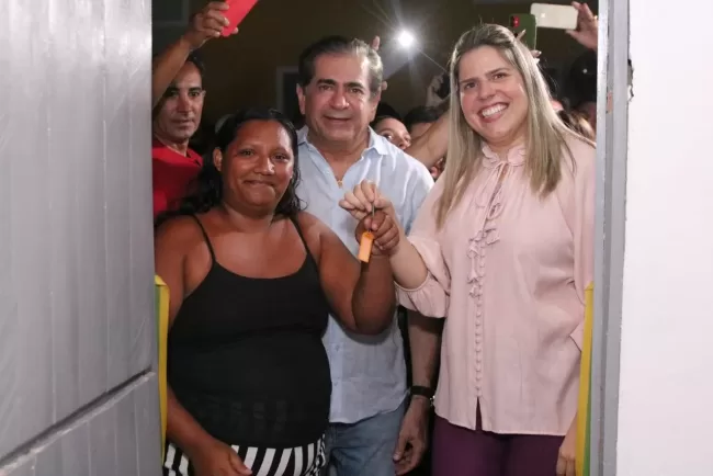 A ação da entrega das casas populares visa fortalecer as políticas públicas de assistência e moradia. (Foto: Divulgação)