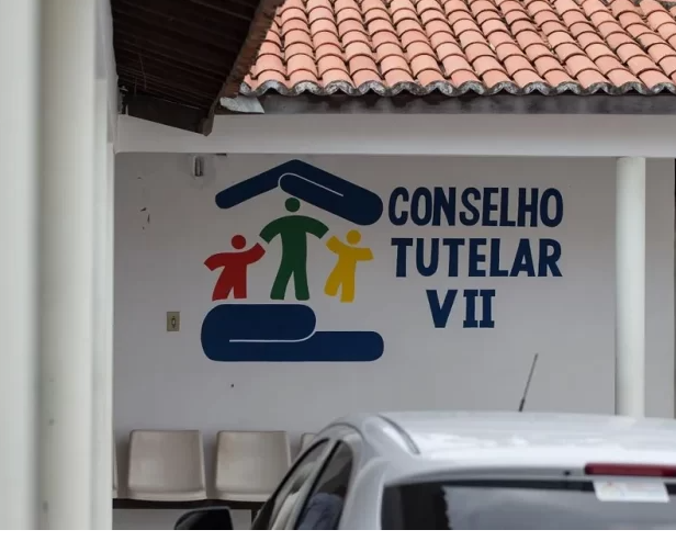 Secretário de Assistência Social, Jonas Ferreira definiu como "calúnias" todas as informações que põe em xeque a eleição da candidata. (Foto: Reprodução/ Internet)