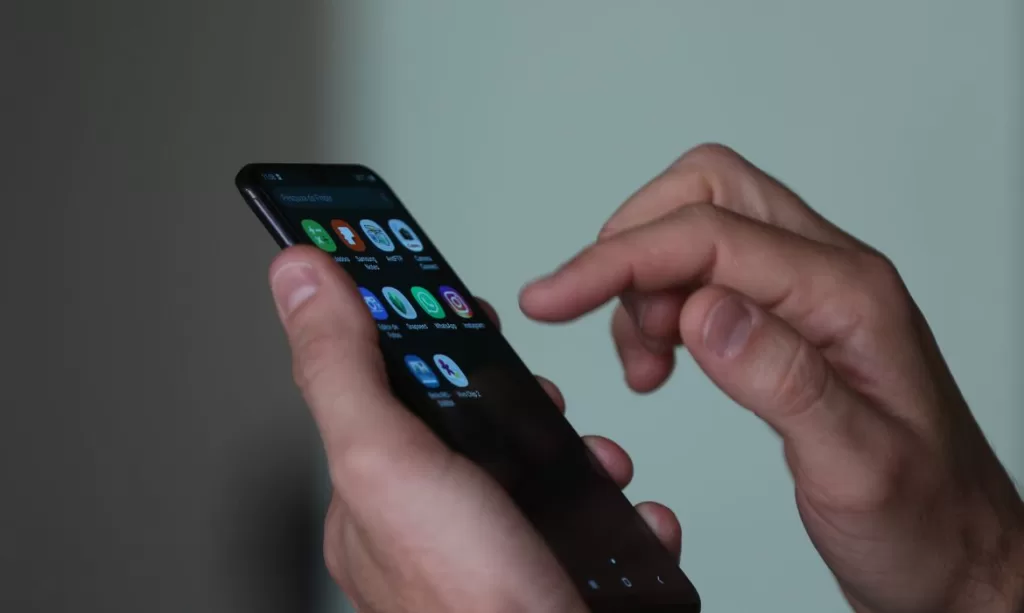 Dúvidas e orientações sobre golpes virtuais que utilizam o nome do Procon podem ser realizadas pelo telefone 151 - (Foto: Tânia Rego)