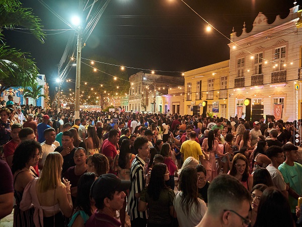 Anterior a este projeto, uma iniciativa de Guilherme Bismarck incluiu o Carnaval de Aracati no Calendário Oficial de Eventos. (Foto: Divulgação/Prefeitura de Aracati)