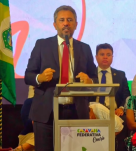 Elmano de Freitas ressaltou que as ações do Governo Federal demonstram um reconhecimento de Lula diante do apoio recebido pelo Estado em 2022 - (Foto: Reprodução/ANC)