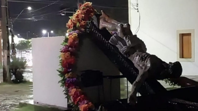 Católicos de Icó indagam a Igreja e a Prefeitura Municipal sobre o paradeiro da imagem de Nosso Senhor do Bonfim - (Foto: Reprodução/WhatsApp)