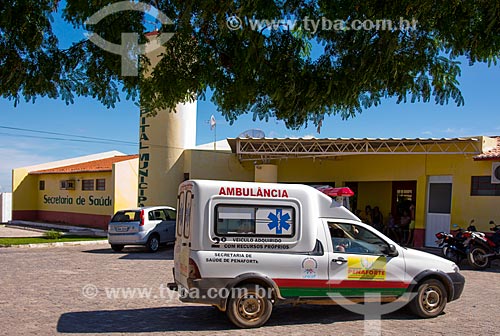 Sem condições, pacientes custeiam passagens do próprio bolso para terem acesso a equipamentos de saúde- (Foto: Reprodução/Internet)