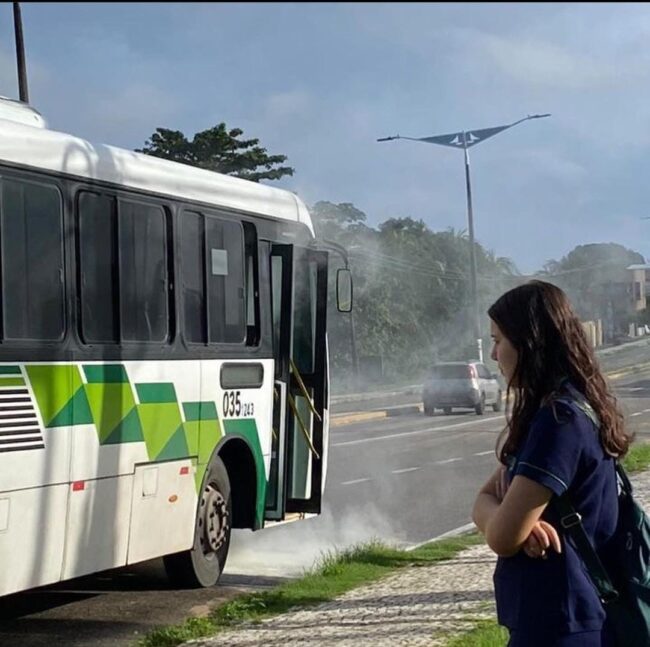 Os relatos dos passageiros destacam a péssima qualidade dos ônibus disponibilizados pela empresa São Benedito - (Foto: REDES SOCIAIS)