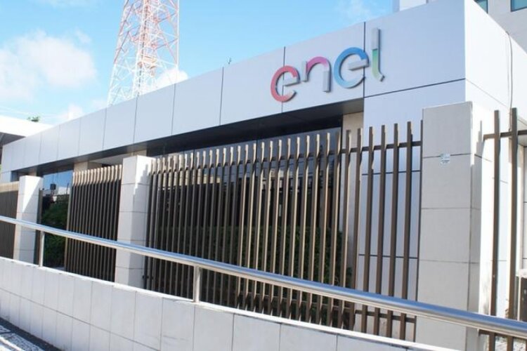 Enel é multada em quase R$ 15 milhões por procedimentos irregulares