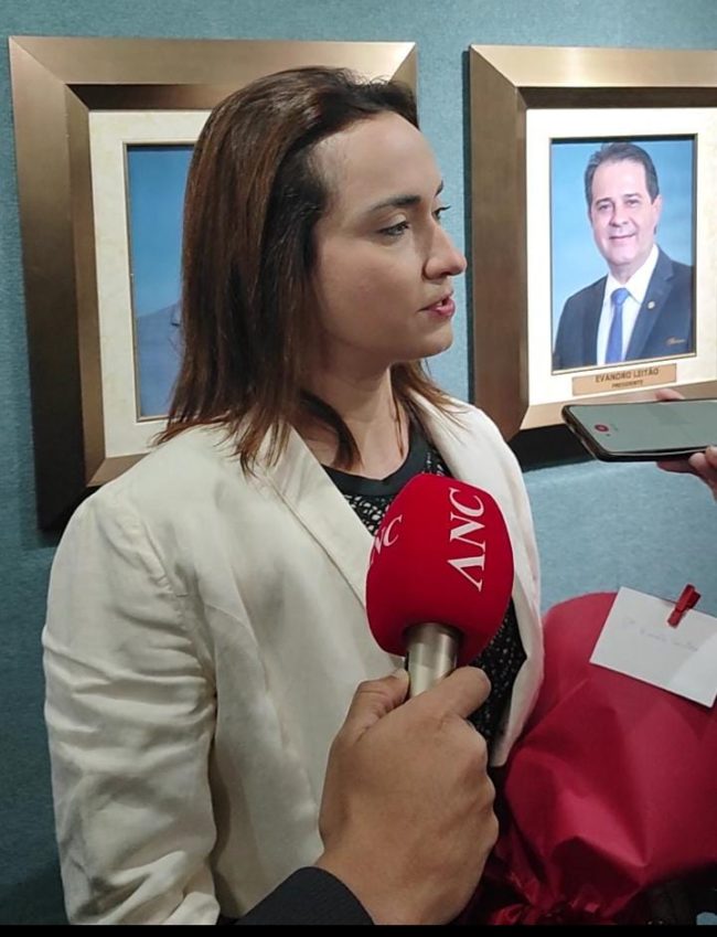 Kamile Castro possui vasta experiência e destaque no âmbito jurídico. A aprovação atende a indicação de Elmano de Freitas - (Foto: Pablo Giovanni)