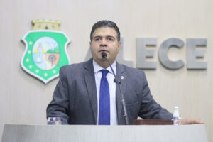 Felipe Mota aposta em adesões a Ciro Gomes