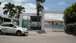 A invasão no hospital de Fortaleza seria organizada desafetos do paciente; Secretaria Municipal de Saúde negou as especulações - (Foto: José Leomar)