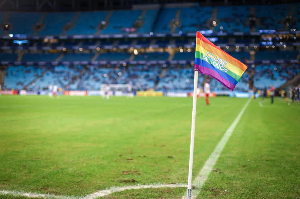 Grupo de Trabalho de Enfrentamento à LGBTIfobia nos estádios é criado no Ceará