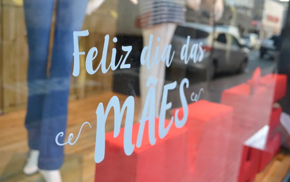 Procon Fortaleza orienta consumidores para compras no Dia das Mães