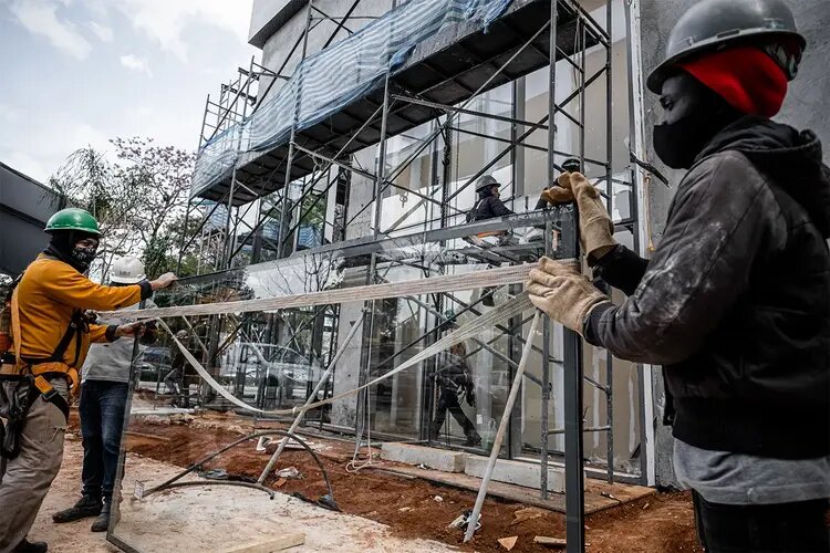 Ceará sobressai na indústria da construção civil no Nordeste