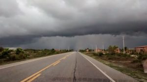 Mais de 60 cidades cearenses estão sob aviso de chuvas e ventos fortes