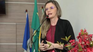 Câmara de Limoeiro do Norte rejeita pedido de afastamento da prefeita Dilmara Amaral