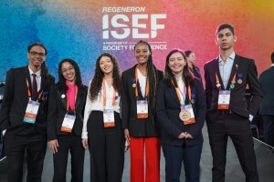 Estudante cearense é premiada em feira internacional