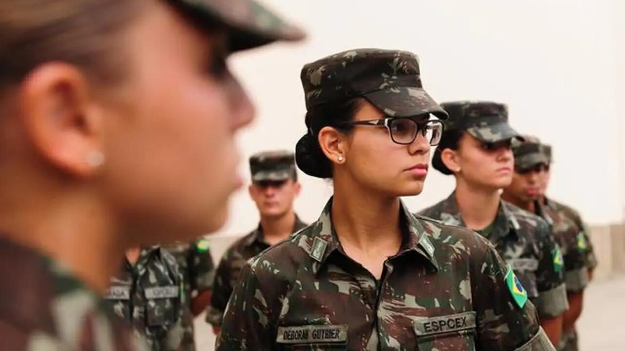 Forças Armadas permitirão alistamento de mulheres a partir de 2025