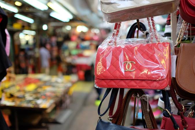 Pirataria gera prejuízo de cerca de R$ 453 bilhões por ano ao Brasil