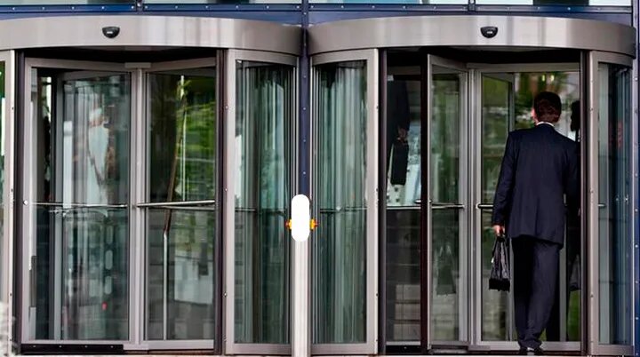 Possível retirada de portas giratórias em bancos é aprovada na CMFor