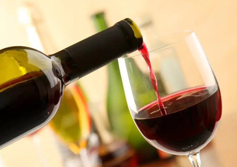 Quase 3 milhões de pessoas morrem anualmente por consumo de álcool