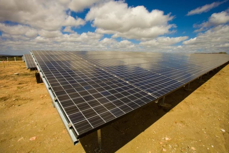 Audiência pública discute impacto de complexo fotovoltaico em Quixadá