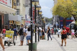 Comércio cearense supera níveis de emprego pré-pandemia