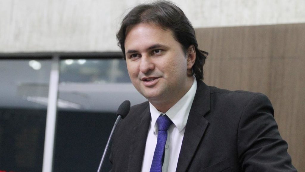 De acordo com a conclusão do MP, a permissão de Bruno Gonçalves para as contratações em excesso elevaram as despesas de Aquiraz - (Foto: Reprodução/Alece)