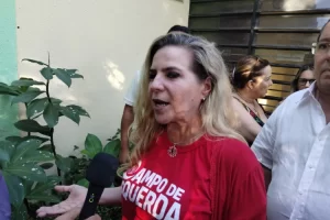 Após ocupar cargos como vereadora, prefeita e deputada pela sigla, Luizianne Lins deixa o PT após 37 anos de filiação - (Foto: Reprodução)