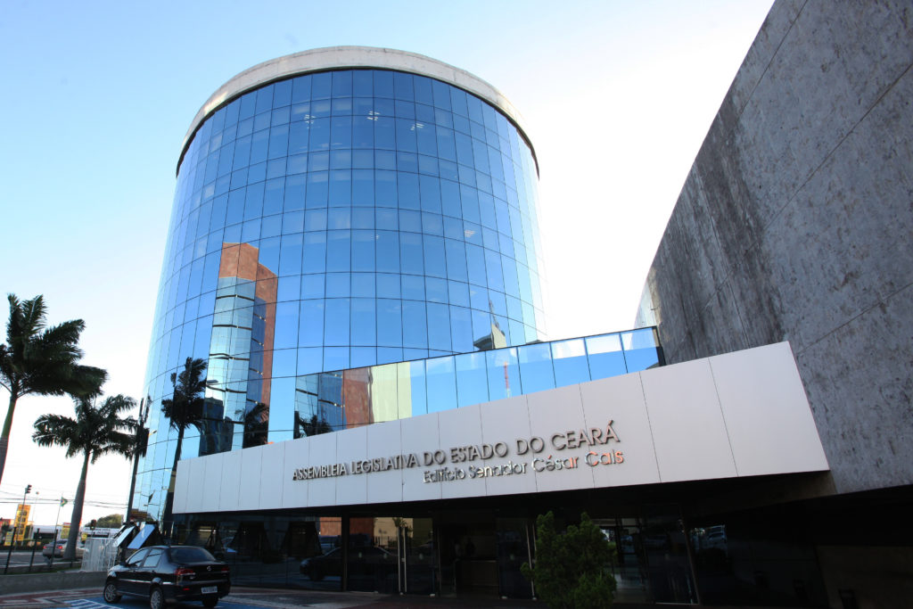 Alece amplia serviços de direitos humanos no Crato