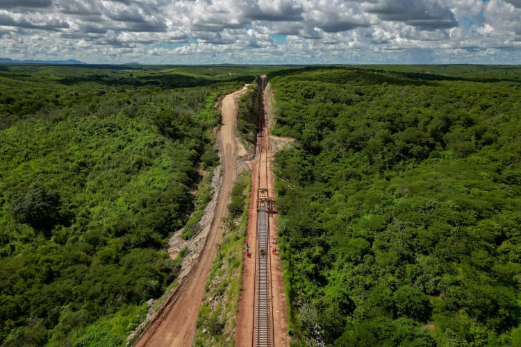 Obras da Transnordestina avançam com novos prazos e expectativas