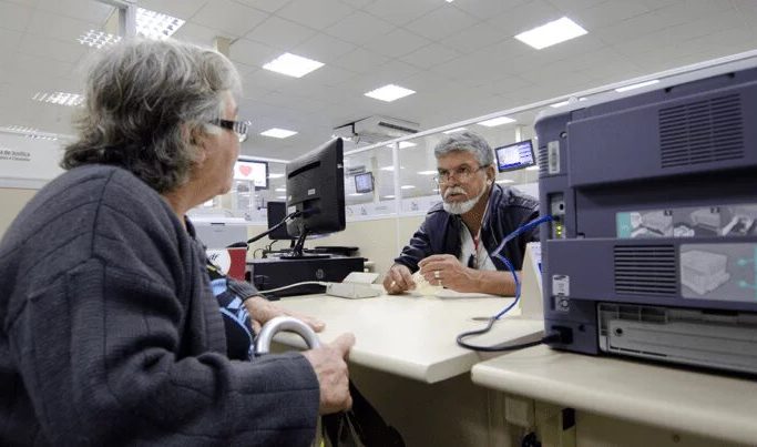 Aposentados contratados podem ter FGTS e INSS isentos