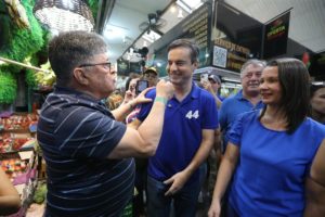 Capitão Wagner realiza ato político em visita ao Mercado São Sebastião