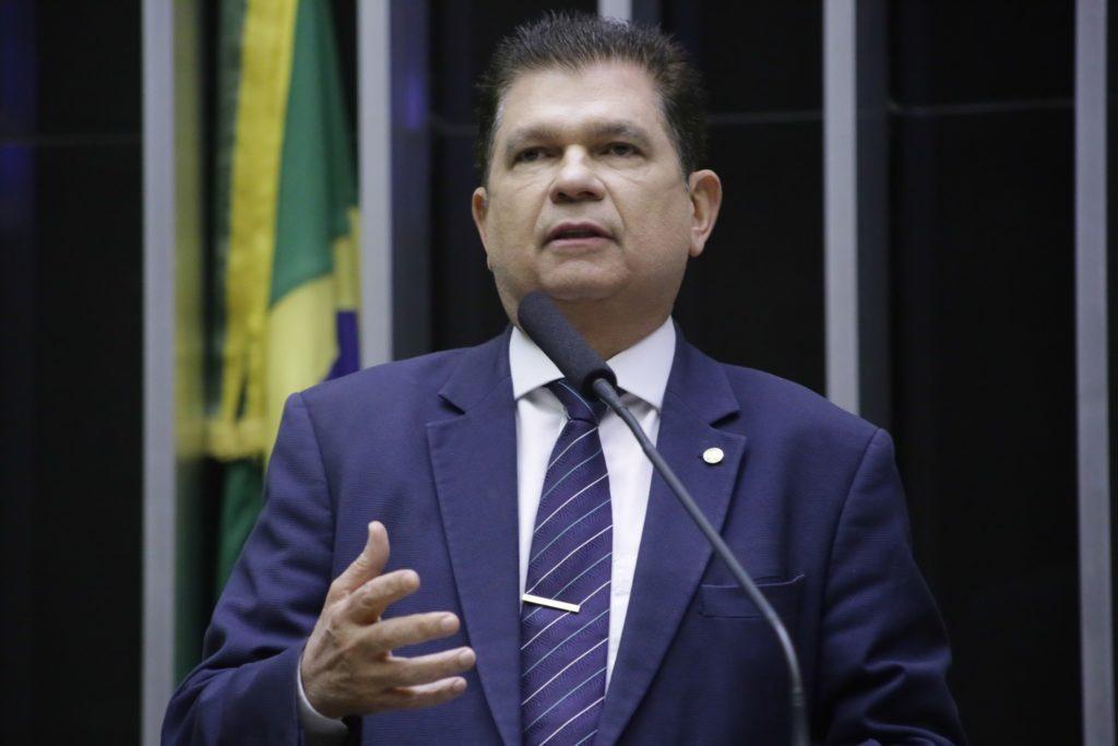 Mauro Benevides defende corte de gastos federais e transparência nas despesas