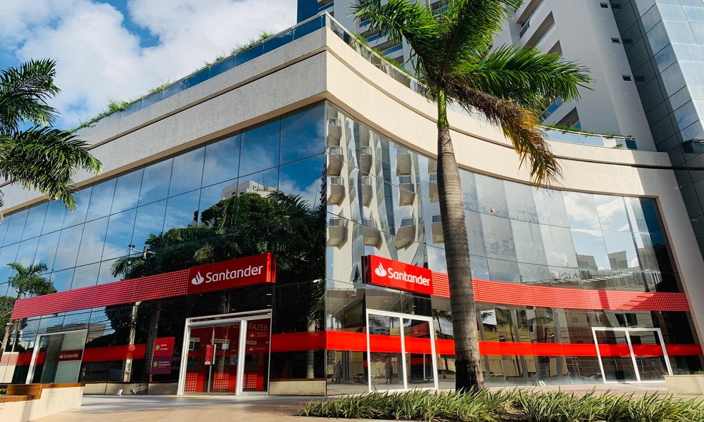 Santander inicia gestão de folha de pagamento dos servidores de Fortaleza